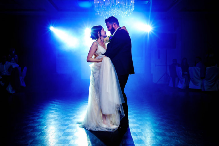 Montreal Wedding Photographer - Montreal Wedding Photography - Modern Wedding Photographer - Modern Wedding Photography - Momentura Studio
